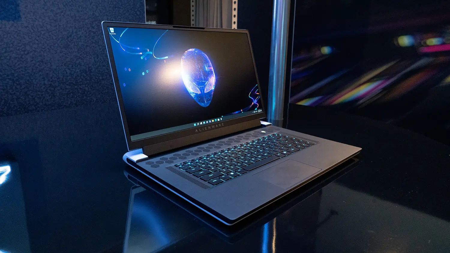 Alienware x17 R2