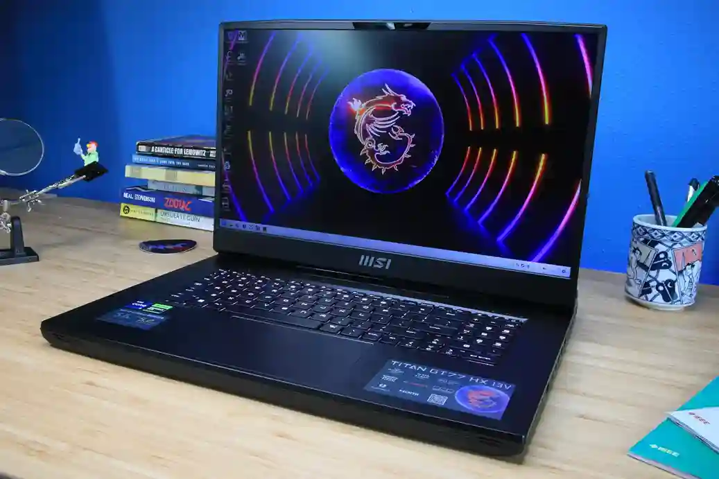 MSI Titan GT77
